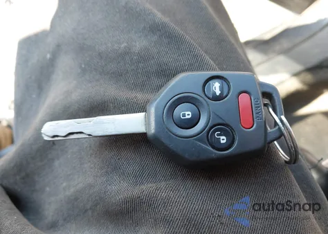 2011 Subaru Outback 2.5I Limited из США, поврежденный, VIN 4S4BRBLC2B3443263